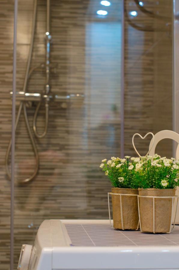 Silver Luxury Пула Екстериор снимка